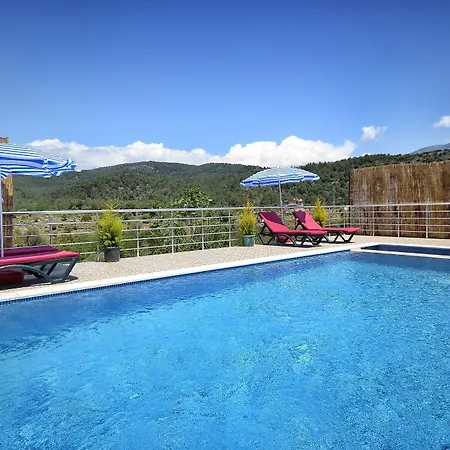 Kay4300 Teo1 2 Bedrooms *